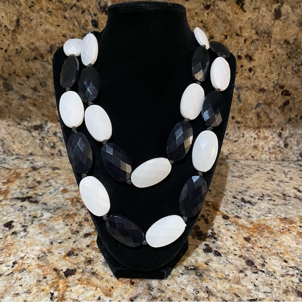Elegant Black and White Women's Necklace